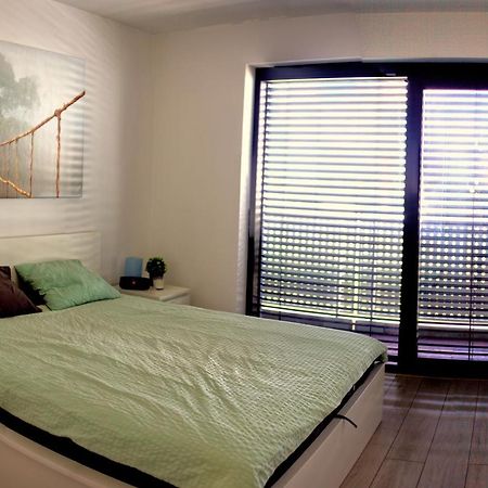 New 1 Bdr, W/Private Parking Leilighet Bratislava Eksteriør bilde