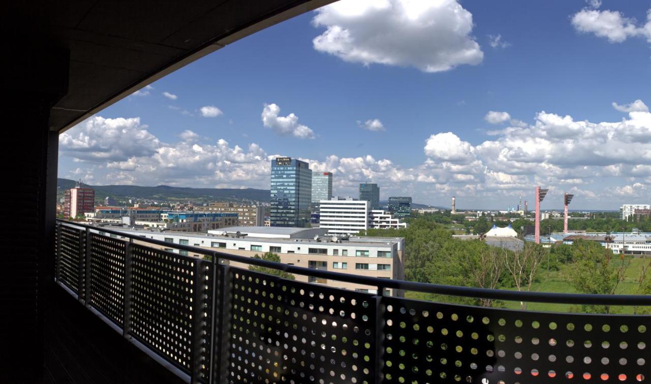 New 1 Bdr, W/Private Parking Leilighet Bratislava Eksteriør bilde